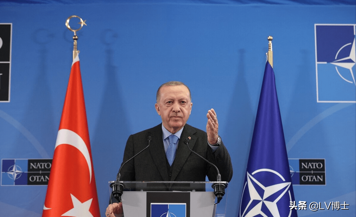 土耳其完胜瑞典，卡拉斯科关键制胜