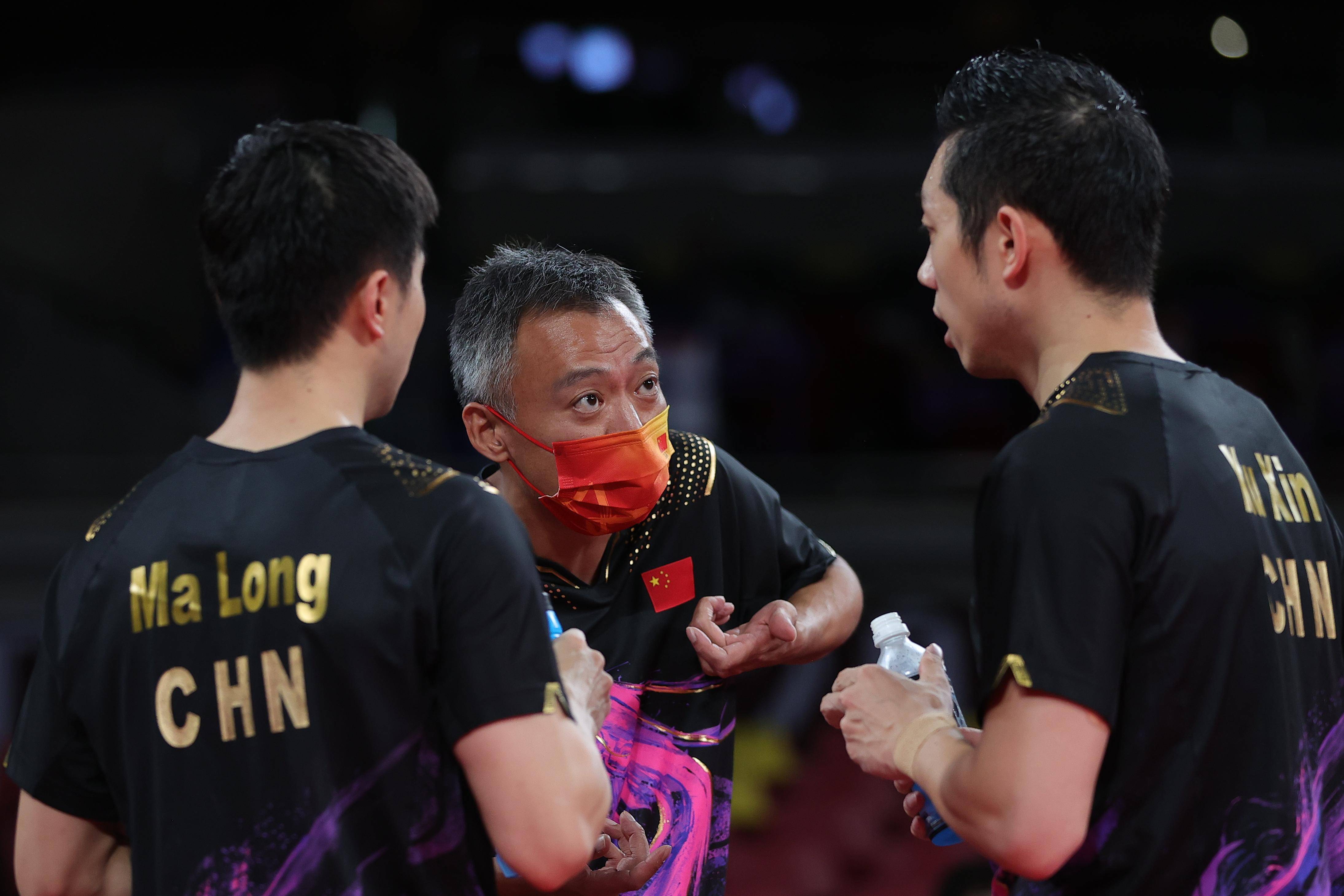 德国队力克奥地利队，马龙统治全场